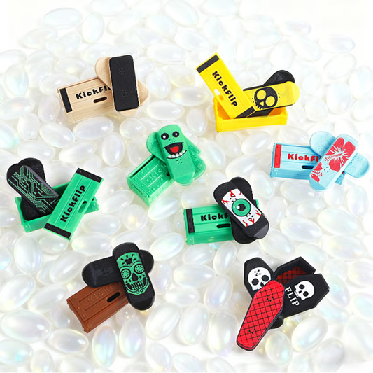 🛹Magnetic Skateboard - EDC Flipping Techniques